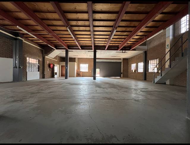 673M² WAREHOUSE FOR SALE IN HENNOPSPARK